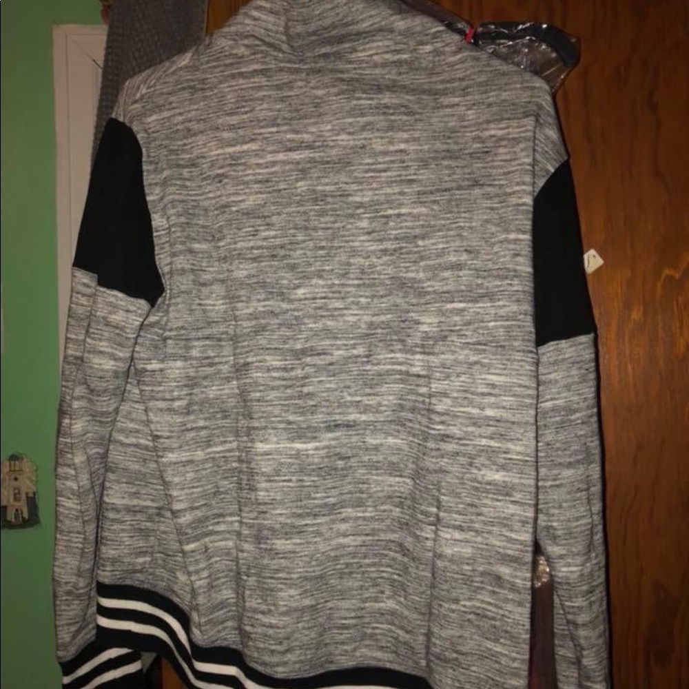 VIctorias secret crew sweater - Picture 3 of 3